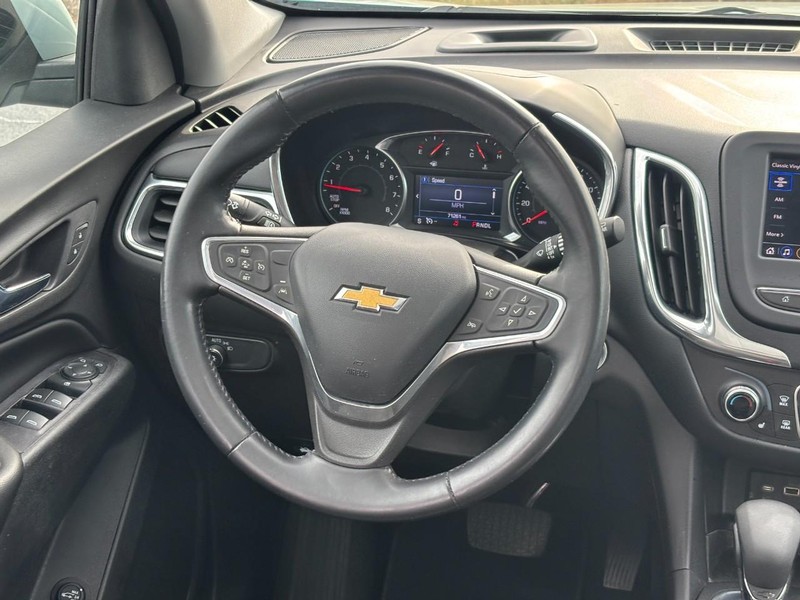 Chevrolet Equinox Vehicle Full-screen Gallery Image 12