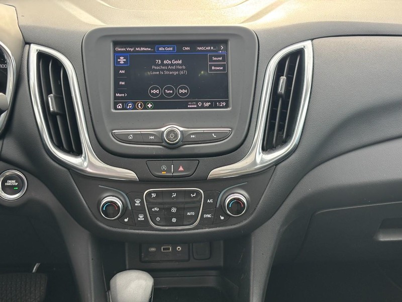 Chevrolet Equinox Vehicle Full-screen Gallery Image 13