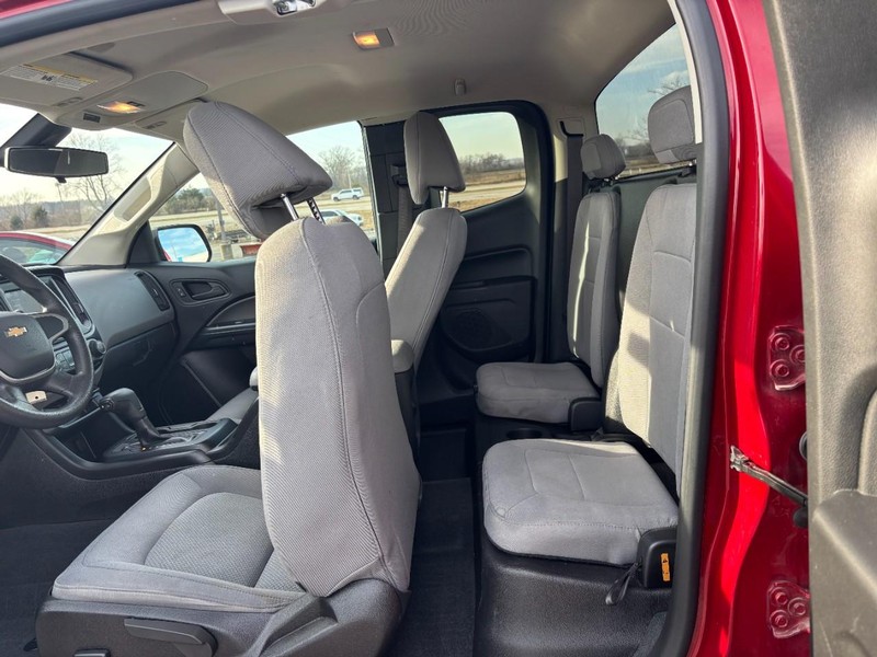 Chevrolet Colorado Vehicle Full-screen Gallery Image 10