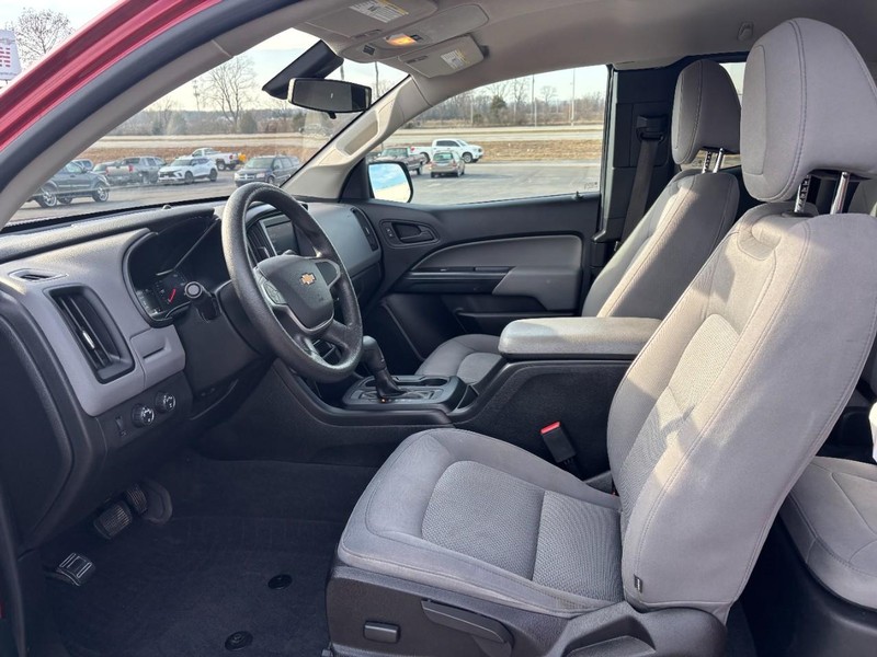 Chevrolet Colorado Vehicle Full-screen Gallery Image 11