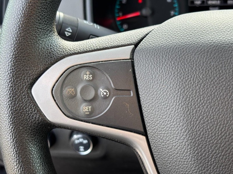 Chevrolet Colorado Vehicle Full-screen Gallery Image 14