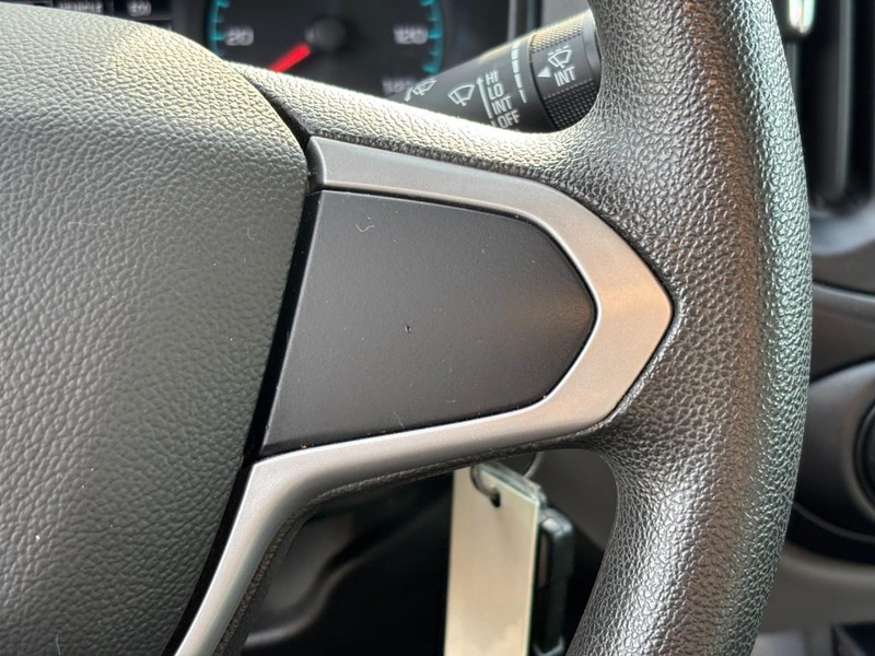 Chevrolet Colorado Vehicle Full-screen Gallery Image 16