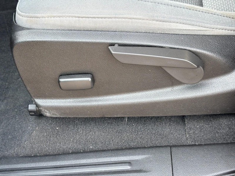 Chevrolet Colorado Vehicle Full-screen Gallery Image 21