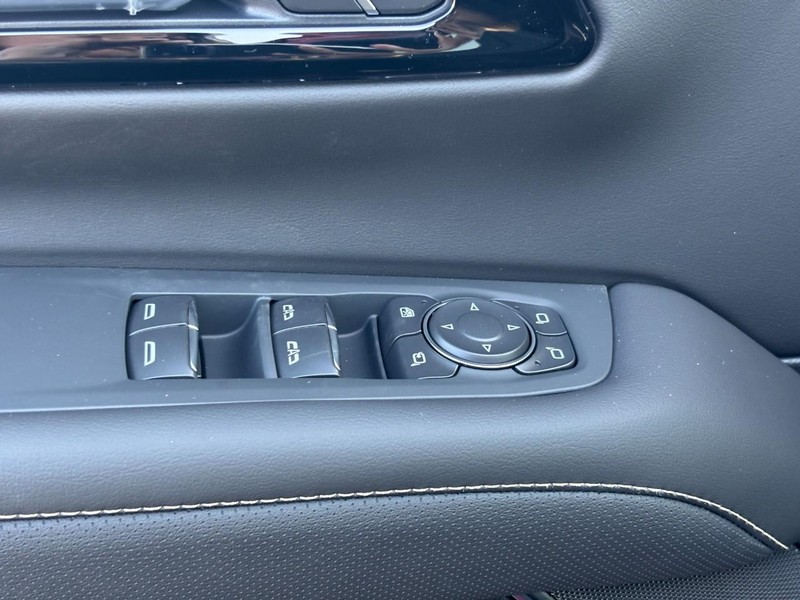 Chevrolet Tahoe Vehicle Full-screen Gallery Image 11