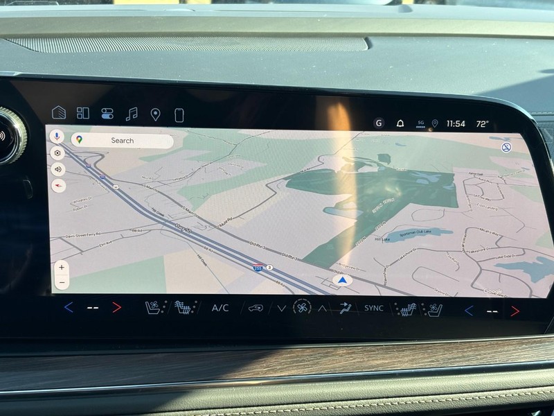 Chevrolet Tahoe Vehicle Full-screen Gallery Image 18