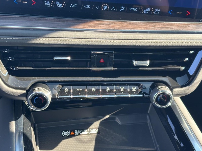 Chevrolet Tahoe Vehicle Full-screen Gallery Image 20