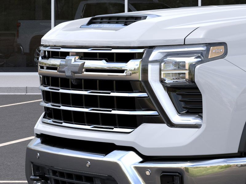 Chevrolet Silverado 2500HD Vehicle Full-screen Gallery Image 13