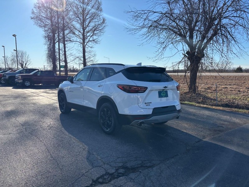 Chevrolet Blazer Vehicle Full-screen Gallery Image 3