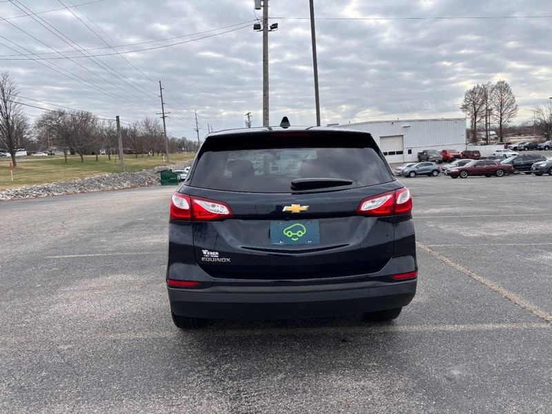 Chevrolet Equinox Vehicle Full-screen Gallery Image 04