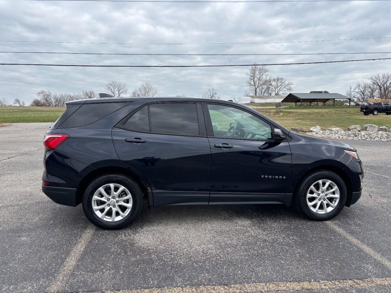 Chevrolet Equinox Vehicle Full-screen Gallery Image 06