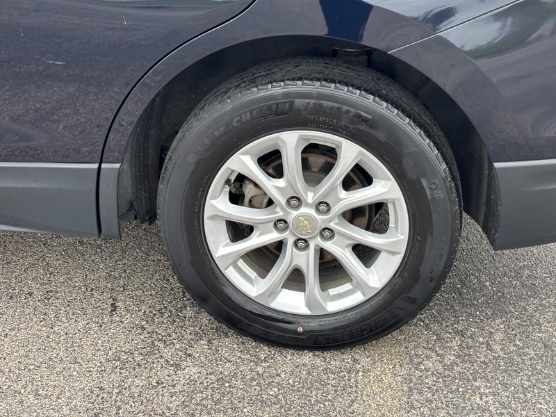 Chevrolet Equinox Vehicle Full-screen Gallery Image 09