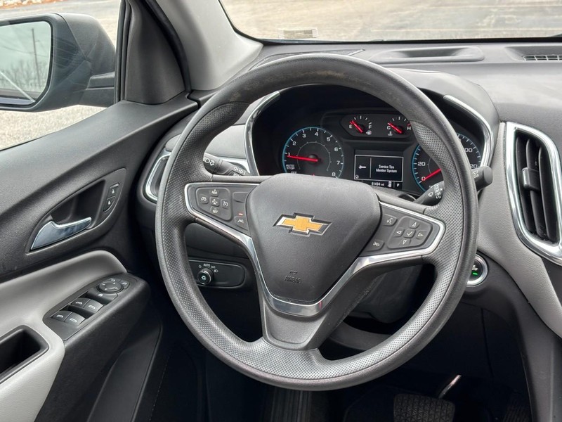 Chevrolet Equinox Vehicle Full-screen Gallery Image 12