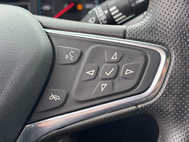 Chevrolet Equinox Vehicle Full-screen Gallery Image 19