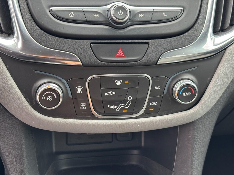 Chevrolet Equinox Vehicle Full-screen Gallery Image 23