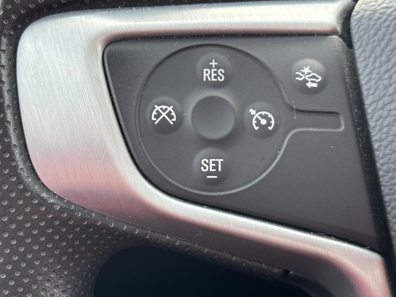 GMC Acadia Vehicle Full-screen Gallery Image 19