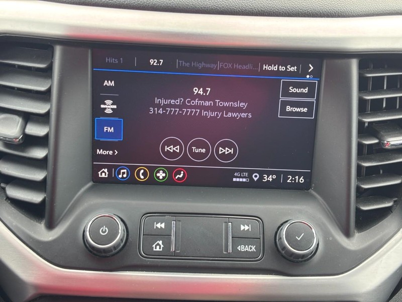 GMC Acadia Vehicle Full-screen Gallery Image 23