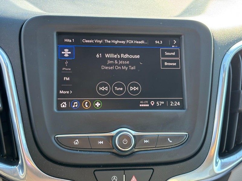 Chevrolet Equinox Vehicle Full-screen Gallery Image 22