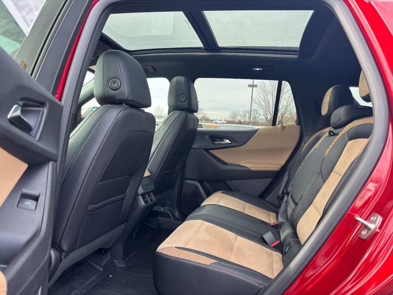 Chevrolet Equinox Vehicle Full-screen Gallery Image 5