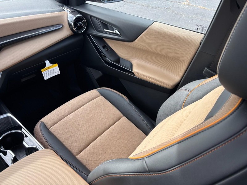 Chevrolet Equinox Vehicle Full-screen Gallery Image 9