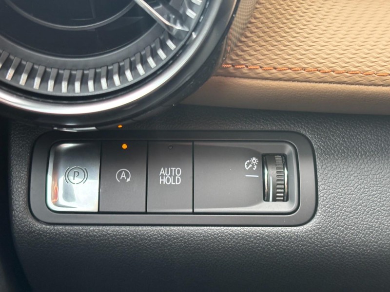 Chevrolet Equinox Vehicle Full-screen Gallery Image 11