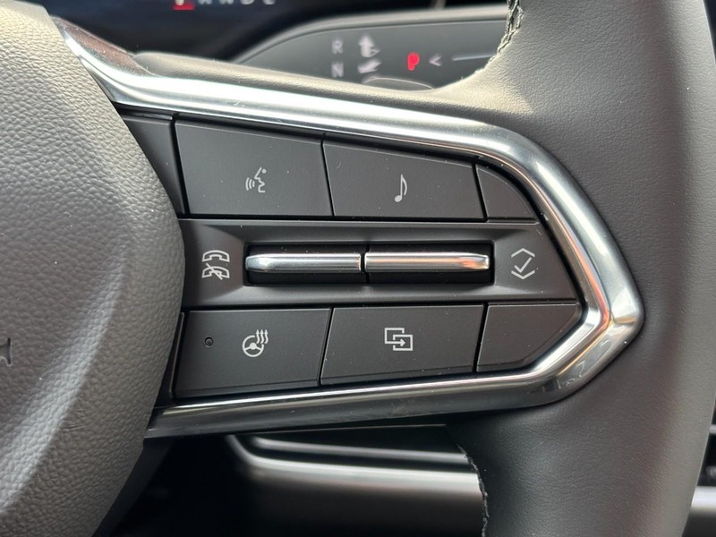 Chevrolet Equinox Vehicle Full-screen Gallery Image 14