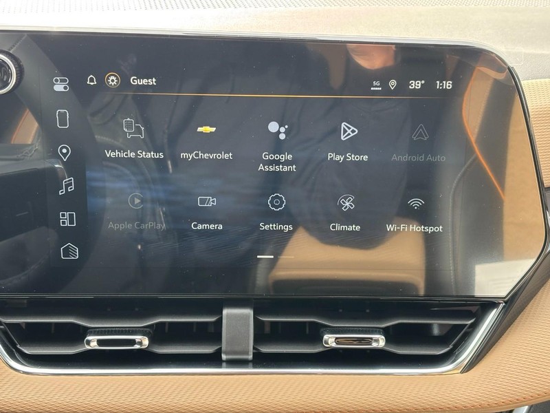 Chevrolet Equinox Vehicle Full-screen Gallery Image 16