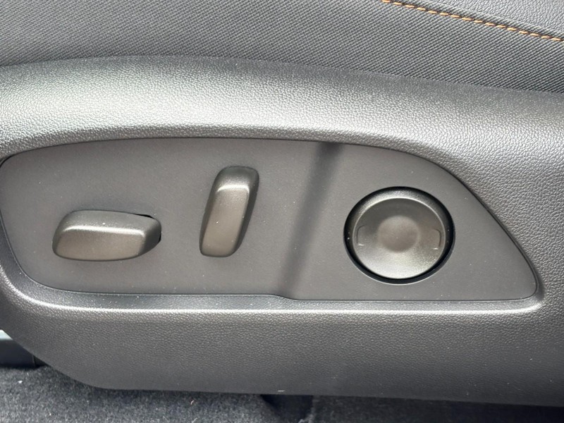 Chevrolet Equinox Vehicle Full-screen Gallery Image 20