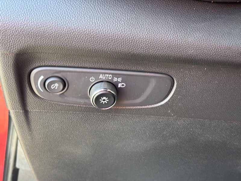 Buick Envision Vehicle Full-screen Gallery Image 17