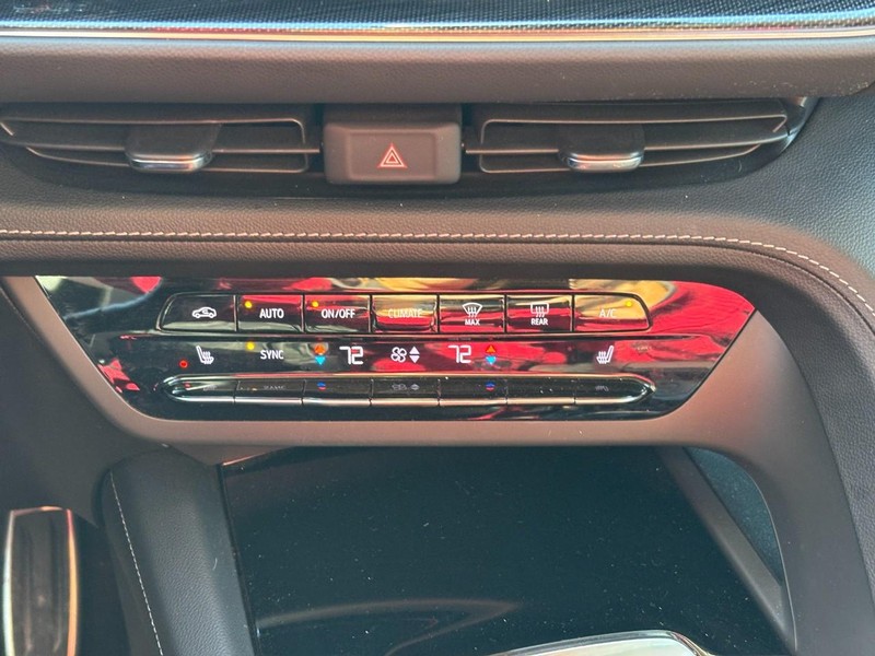 Buick Envision Vehicle Full-screen Gallery Image 24