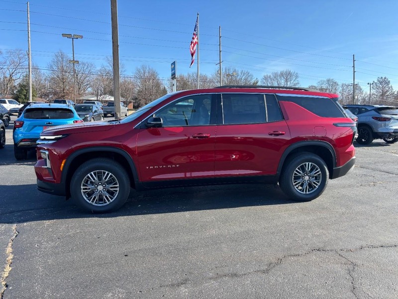 Chevrolet Traverse Vehicle Full-screen Gallery Image 2