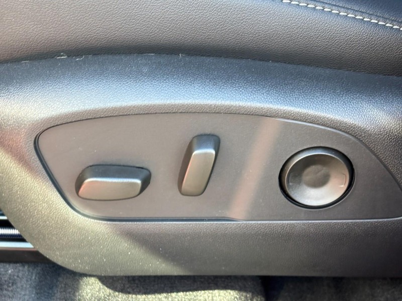 Chevrolet Traverse Vehicle Full-screen Gallery Image 21