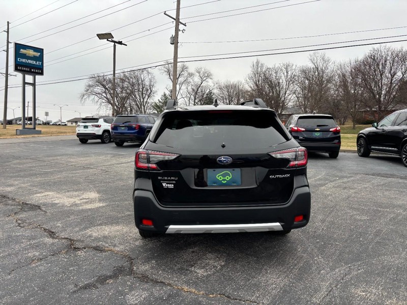 Subaru Outback Vehicle Full-screen Gallery Image 4