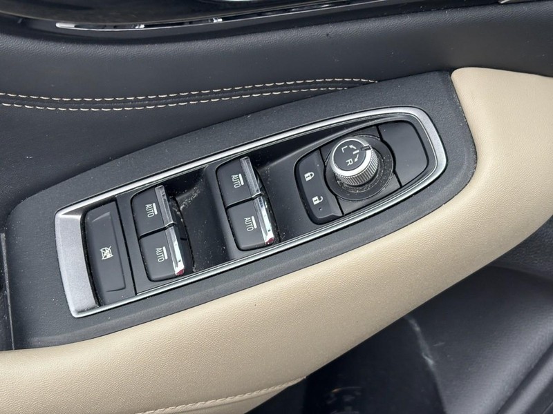 Subaru Outback Vehicle Full-screen Gallery Image 15