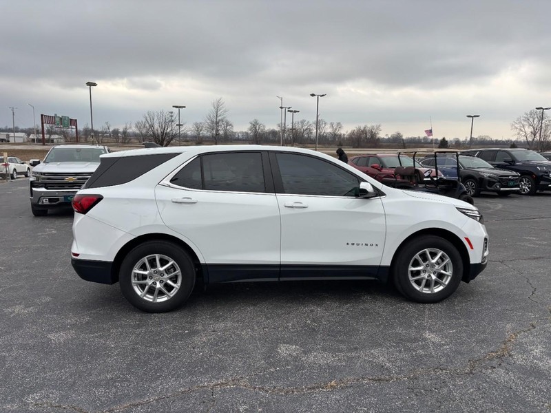 Chevrolet Equinox Vehicle Full-screen Gallery Image 06