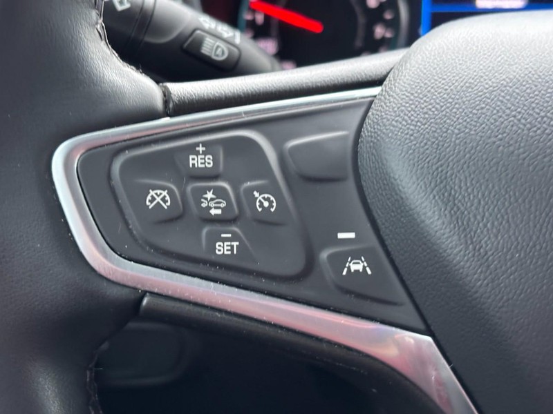 Chevrolet Equinox Vehicle Full-screen Gallery Image 17