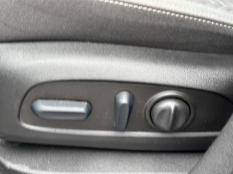 Chevrolet Equinox Vehicle Full-screen Gallery Image 24