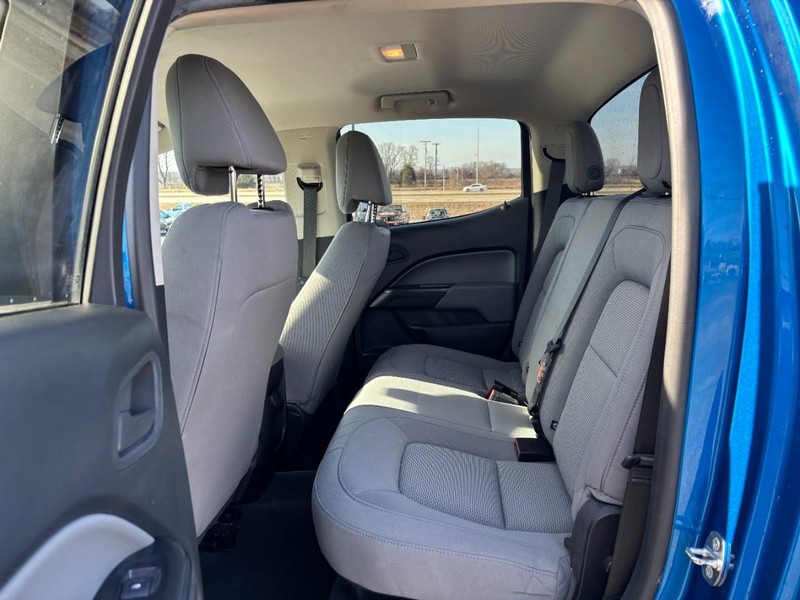 Chevrolet Colorado Vehicle Full-screen Gallery Image 10