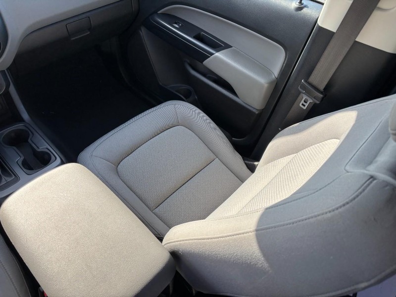 Chevrolet Colorado Vehicle Full-screen Gallery Image 14