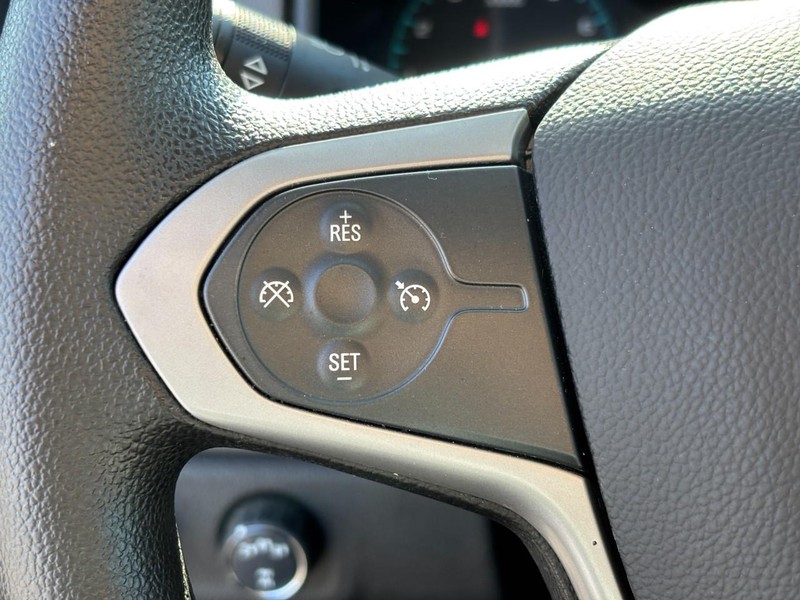 Chevrolet Colorado Vehicle Full-screen Gallery Image 17