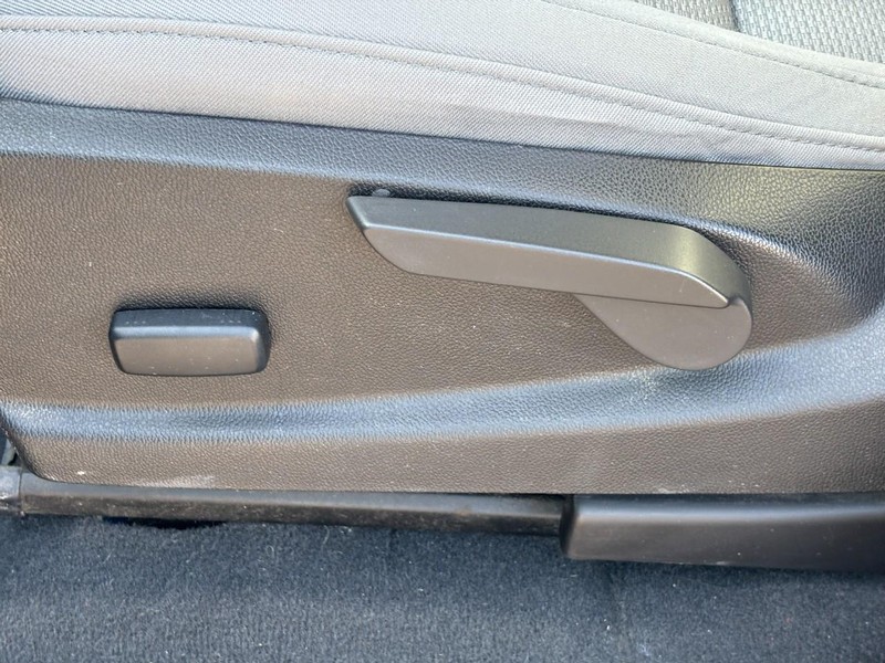 Chevrolet Colorado Vehicle Full-screen Gallery Image 23