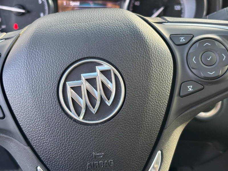 Buick Envision Vehicle Full-screen Gallery Image 18
