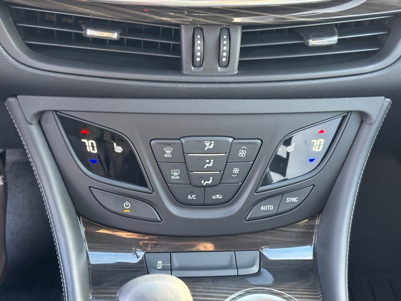 Buick Envision Vehicle Full-screen Gallery Image 23