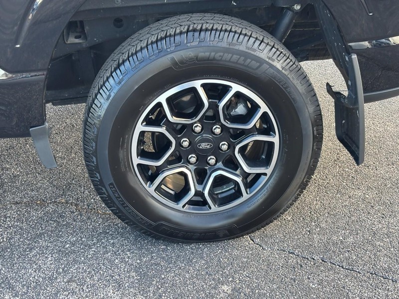 Ford F-150 Vehicle Full-screen Gallery Image 9