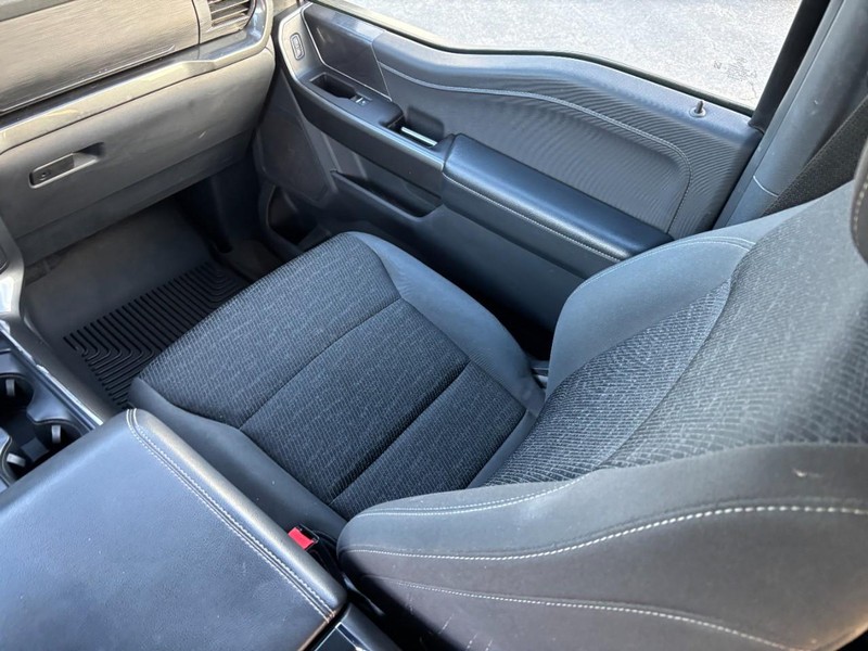 Ford F-150 Vehicle Full-screen Gallery Image 14