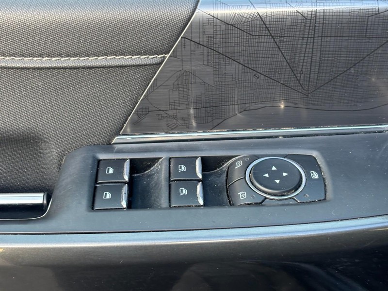 Ford F-150 Vehicle Full-screen Gallery Image 15