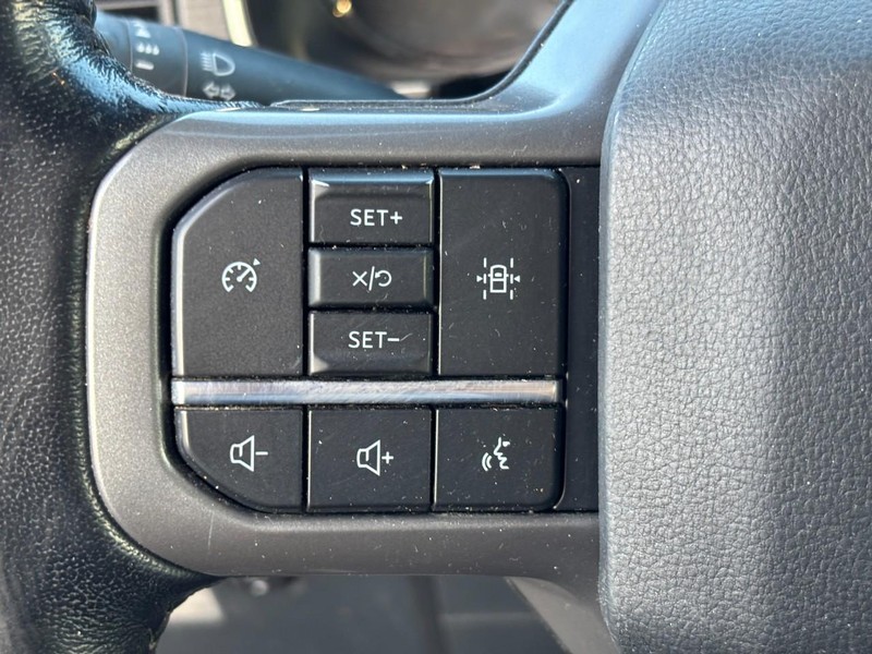 Ford F-150 Vehicle Full-screen Gallery Image 17