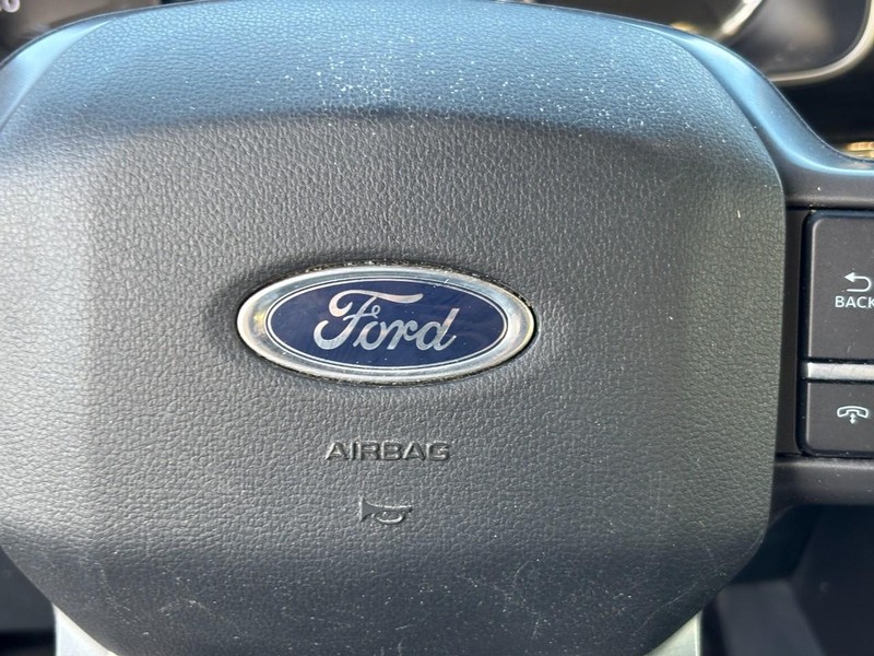 Ford F-150 Vehicle Full-screen Gallery Image 18