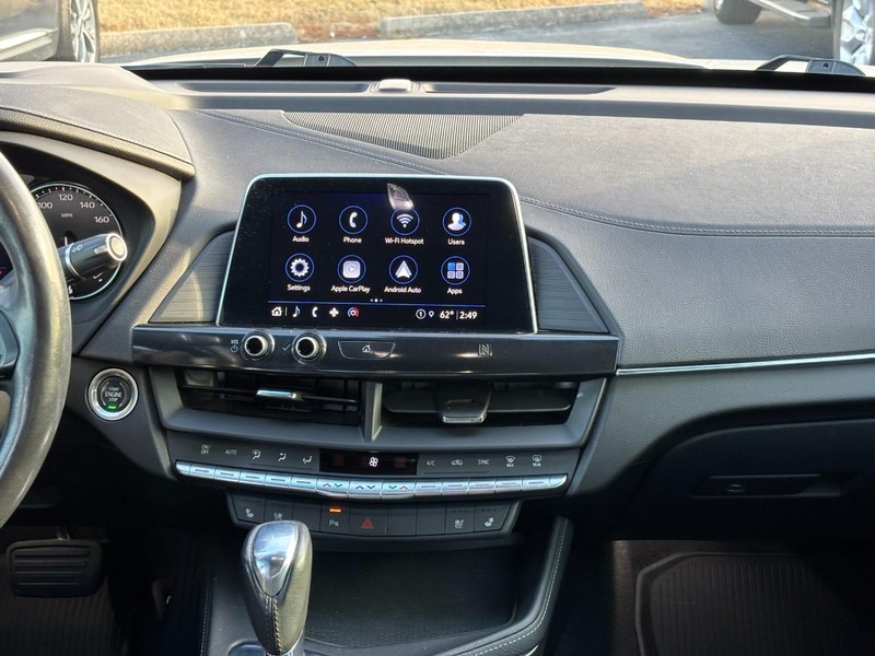 Cadillac CT4 Vehicle Full-screen Gallery Image 13