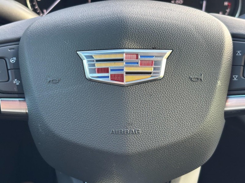 Cadillac CT4 Vehicle Full-screen Gallery Image 18