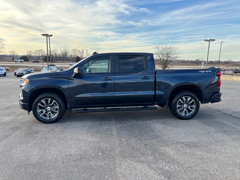 Chevrolet Silverado 1500 Vehicle Full-screen Gallery Image 2